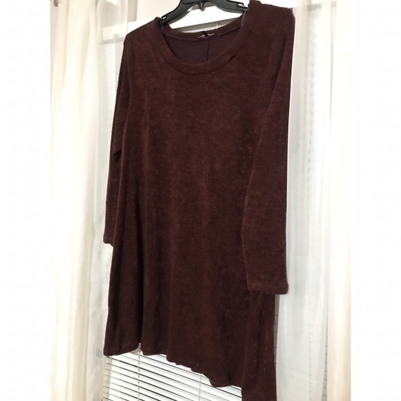 PLUS SIZE 1X Burgundy Long Sleeve Sweater Dress! - Picture 2 of 3